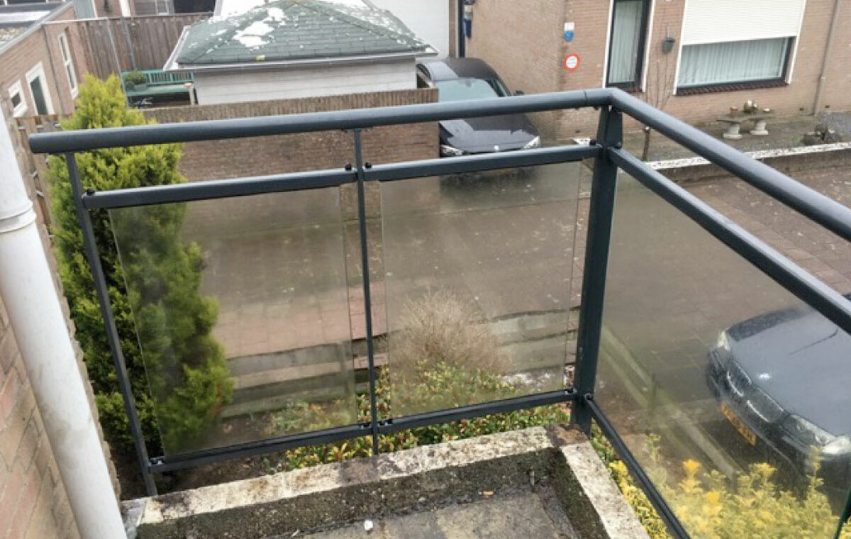 prijs glazen balustrade balkon