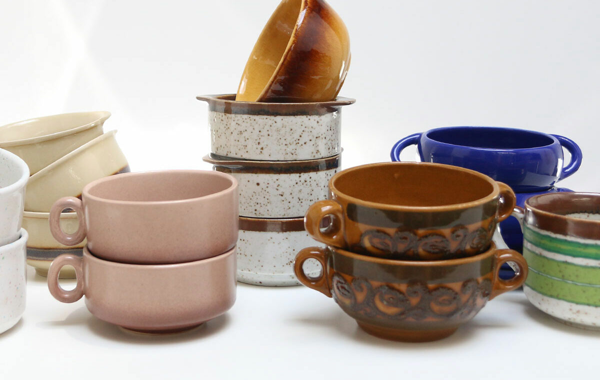 Hete soep uit vintage soepkommen