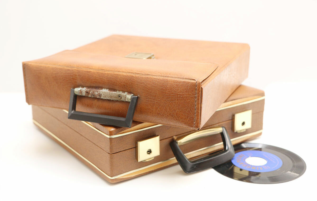 Waar zijn vintage platenkoffers van gemaakt?