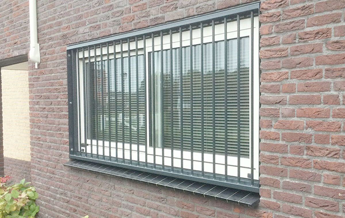 hekwerk voor raam laten maken