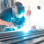 Lasbedrijf voor het maken van een poort