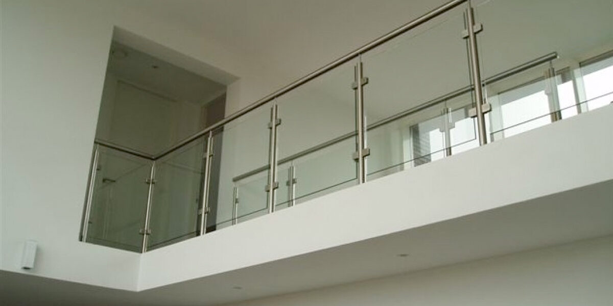 RVS balustrade met glas