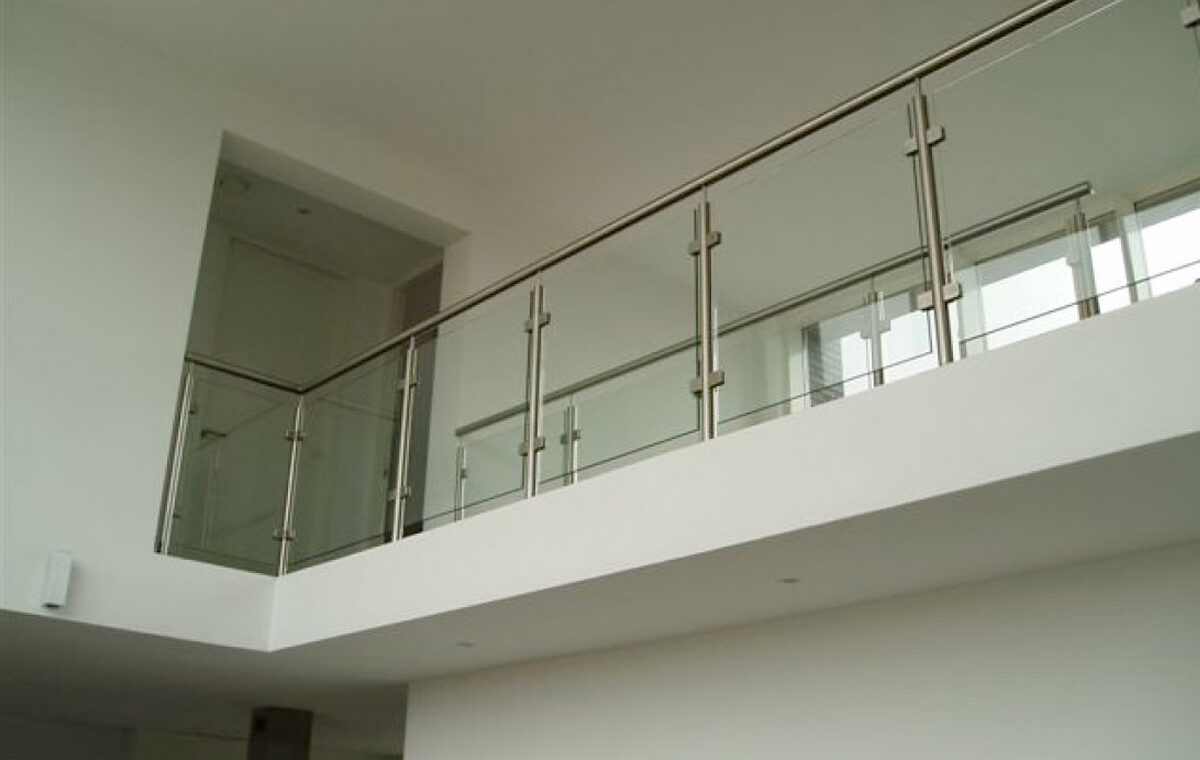 RVS balustrade met glas