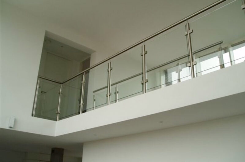 RVS balustrade met glas