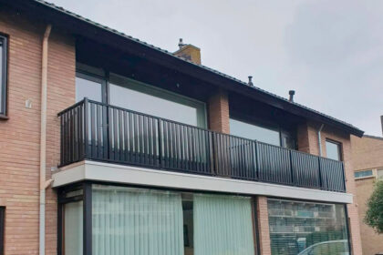 Aluminium hekwerk op erker