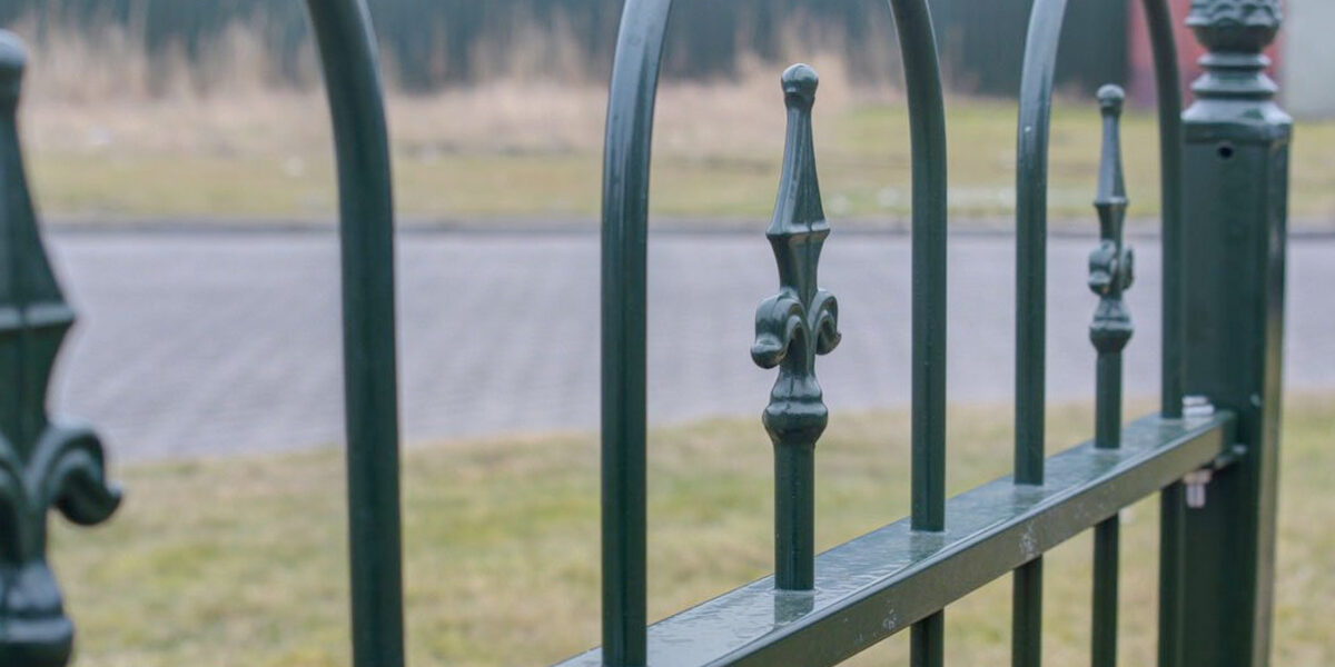 Kun je zelf een tuinhek plaatsen