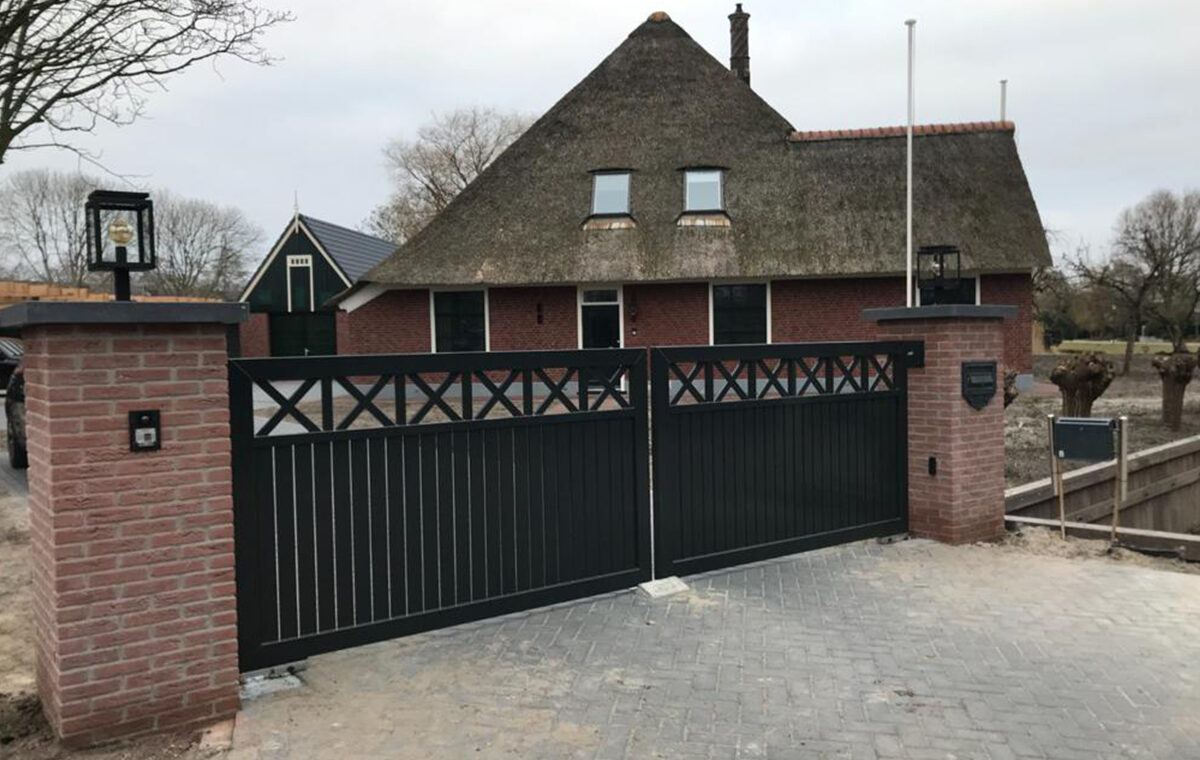 inrijpoort tussen poeren