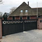 inrijpoort tussen poeren