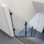 glazen balustrade onderhouden