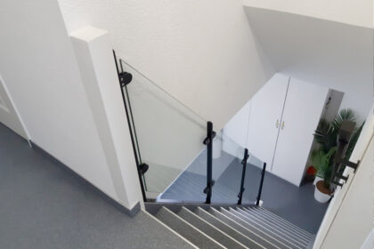 glazen balustrade onderhouden