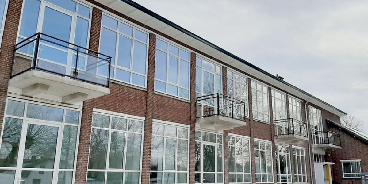 Glazen balustrade repareren