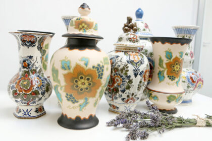 kunststroom en vintage vazen