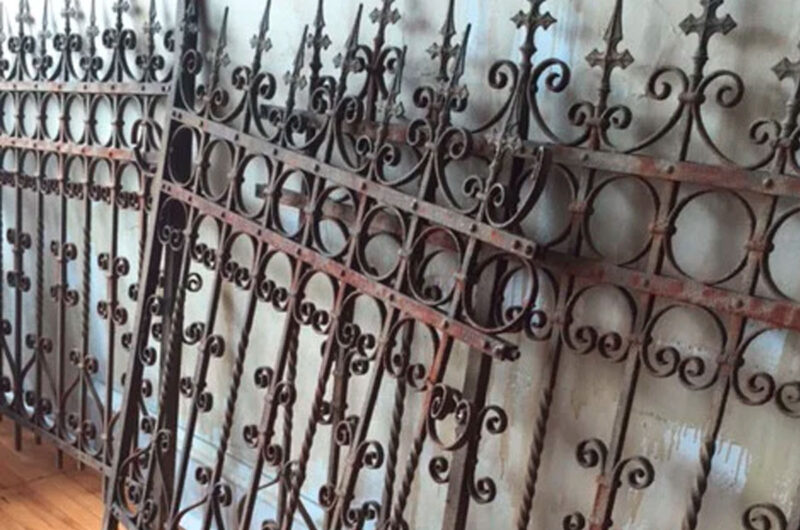 Verschillende hoogtes sierhekwerk