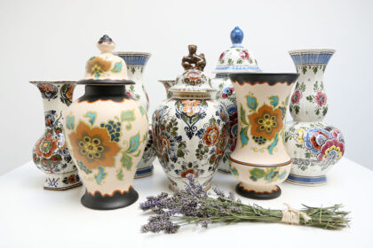 Vintage vazen en bloemen