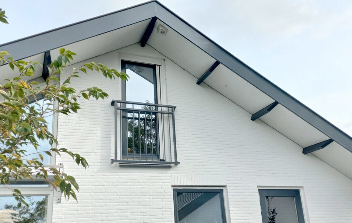 Frans balkonhek gepoedercoat