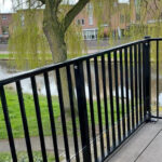 Balustrade balkon bevestigen