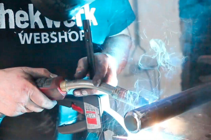 Trapleuning van staal laten maken