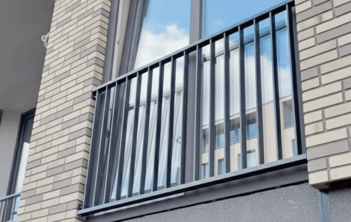 Frans balkonhek van aluminium laten maken