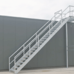 Stalen trap laten monteren