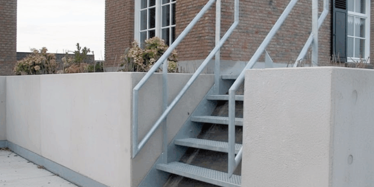 stalen trap laten plaatsen