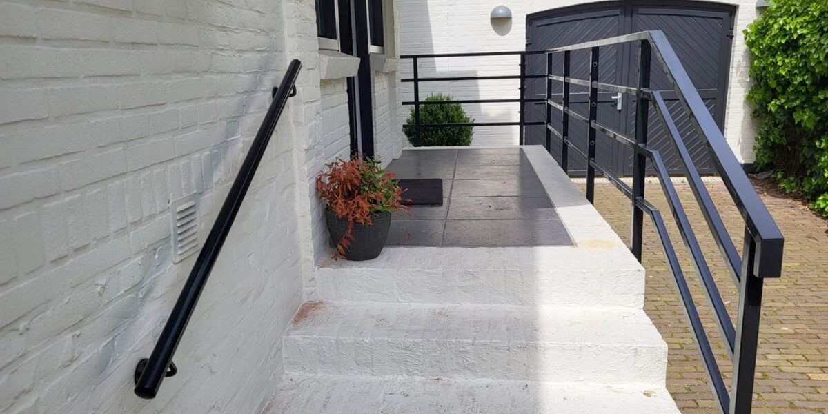 Leuningwerk laten plaatsen