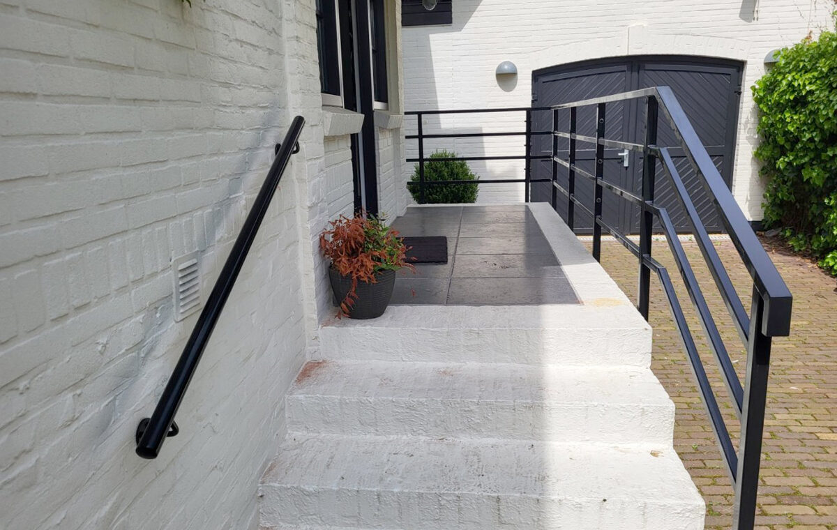 Leuningwerk laten plaatsen