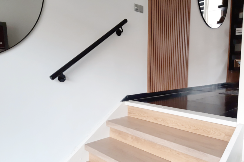 Zwarte trapleuning laten maken