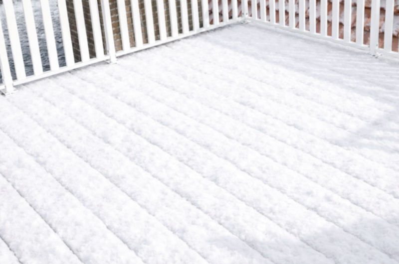 Terras sneeuwvrij maken