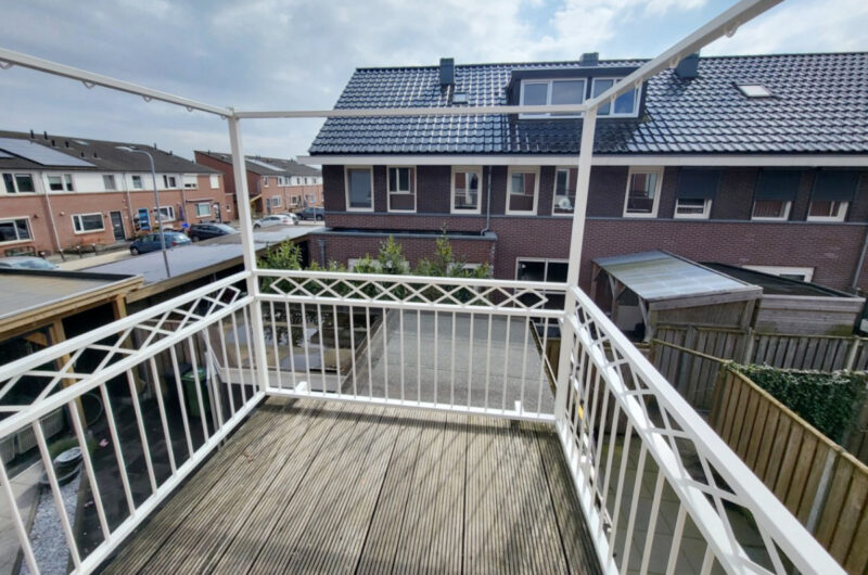 balustrade op een dakterras plaatsen