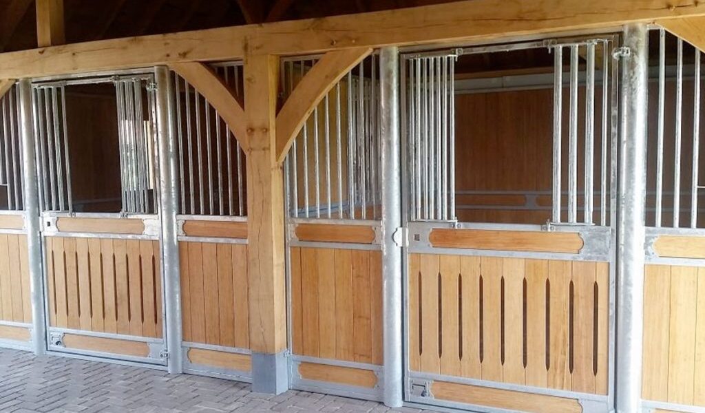 praktische tips voor het plaatsen van een paardenbox